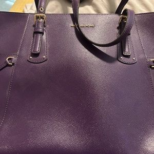 Michael Kors Jet-Set tote in hard to find Ultraviolet. Perfect for Spring